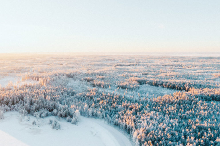 Kokoomuksen eduskuntaryhmä: Kohtuuhintaista sähköä myös paukkupakkasilla