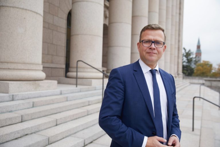 Oppositio jättää välikysymyksen julkisen talouden velkaantumisesta